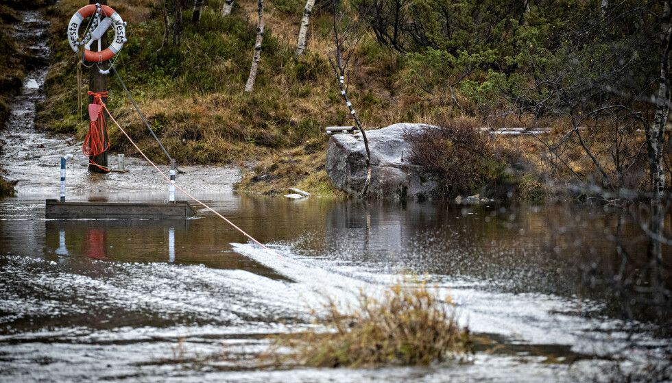 Crossing: The cabin field is only a few meters from one side to the other where many people cross the water.  Photo: Bjørn Langsem / Dagbladet