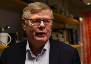 Impossible: Professor of Microbiology, Organ Olsvik, criticizes modeling of FHI infection.  Photo: Daniel Berg Fosseng/TV 2