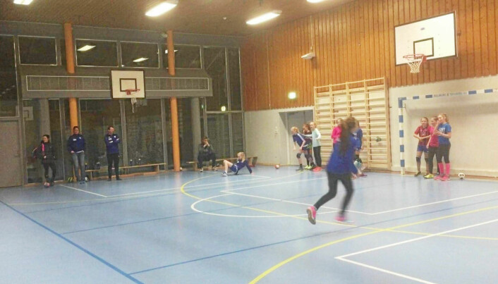 Lots of activity: In addition to the gym during school hours, the evenings are often filled with a game of handball.