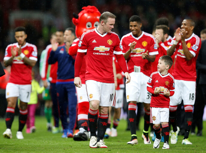 Honor Round: A classic round of honors in the last home game for Manchester United players.  They have children and thank the audience for the season.  Here from 2016, Wayne Rooney led the players with his son Kai.  Photo: NTB