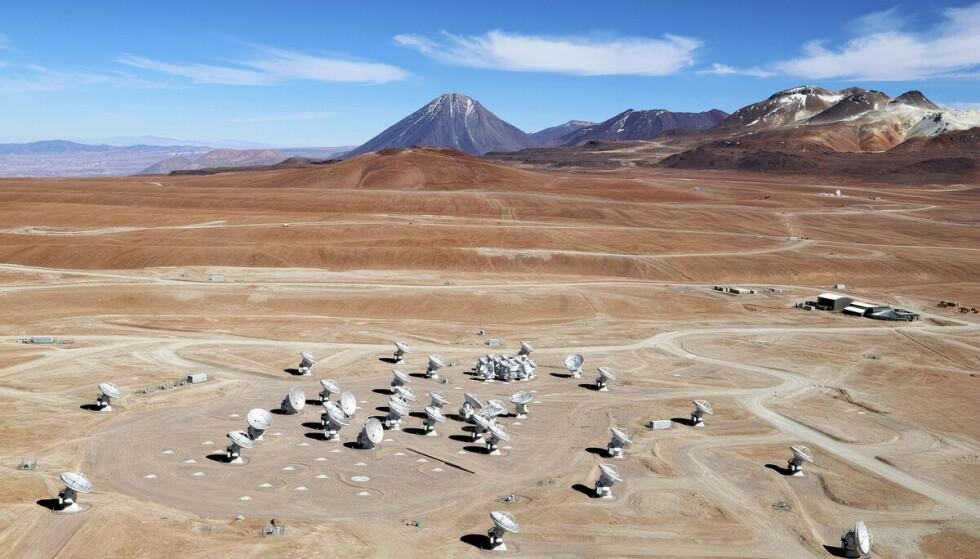 ESO: ALMA Observatory on the Chajnantor Plateau, 5,000 meters above sea level in the Chilean Andes.  Photo: Clem & amp;  Adri Bacri-Normier / Wings for Science / ESO