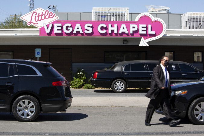 CHAPEL: Small churches in Las Vegas are known for delivering weddings on short notice.  Photo: Elaine Schmidt/AP/NTB