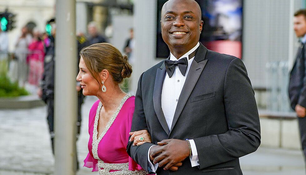 MEDAL MAKER: Princess Märtha Louise and Doric Feret after the government celebration of Princess Ingrid Alexandra's official day, which was held at Deschmann Purvika in Oslo.  Photo: Lise Åserud / NTB / POOL