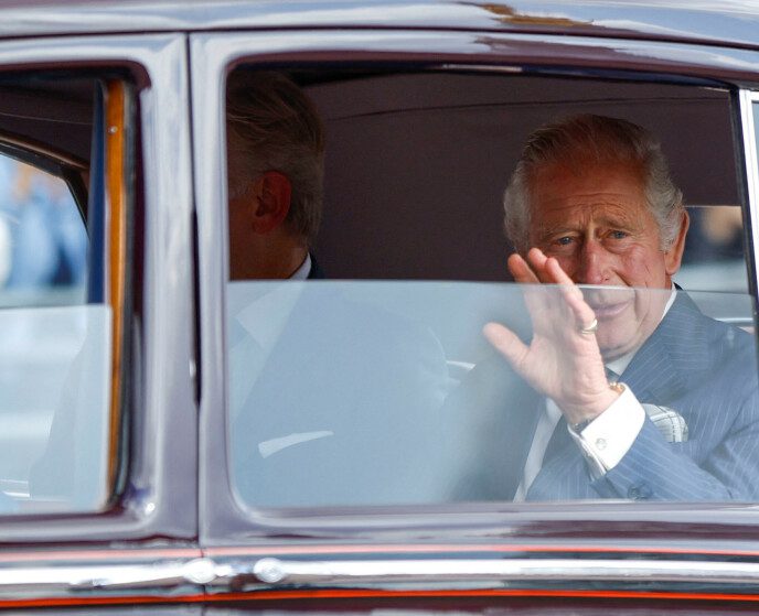 Popularity: Experts believe that the new king is popular among the people.  Here on the way in front of Buckingham Palace.  Photo: AP / NTB