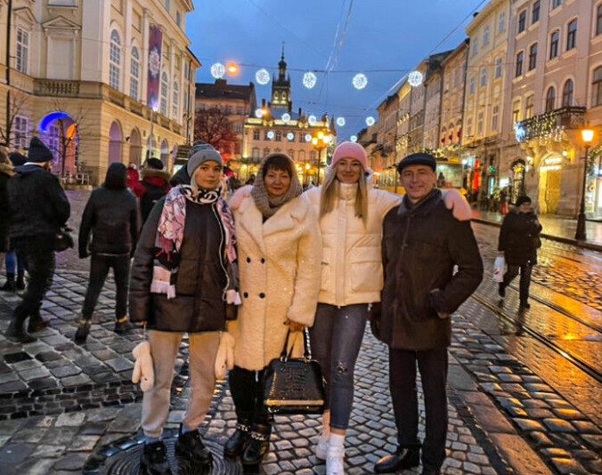 Two months before the church: Dasha Stozhok on a visit to Lviv on December 31, 2021 - two months before the war.  - Look how happy we were, she tells TV 2. Photo: PRIVAT