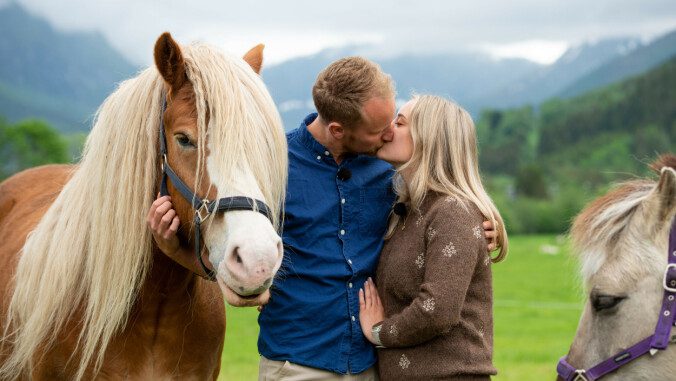 Friends: Jakten farmer Jürgen Hen Brovold and suitor Sophie Skjodjevog Magnussen are brought together in Jakten på kjærlien.  Photo: TV 2